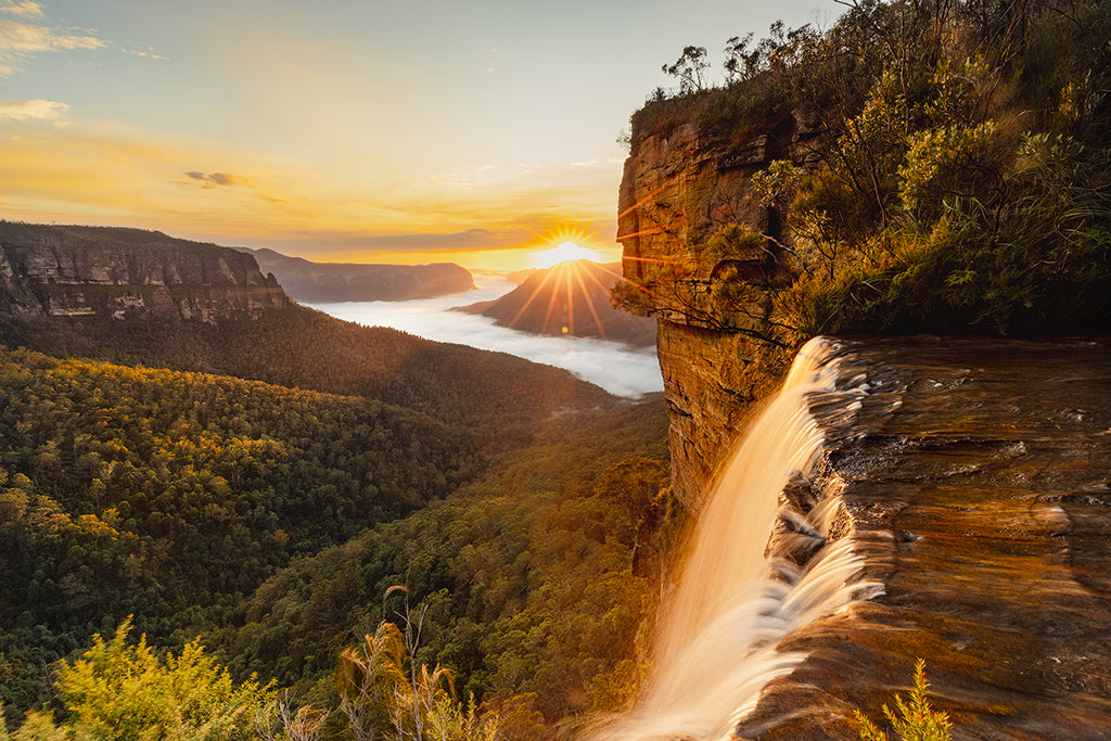 Bridal Veil Falls from Glovetts Leap Blue Mountains